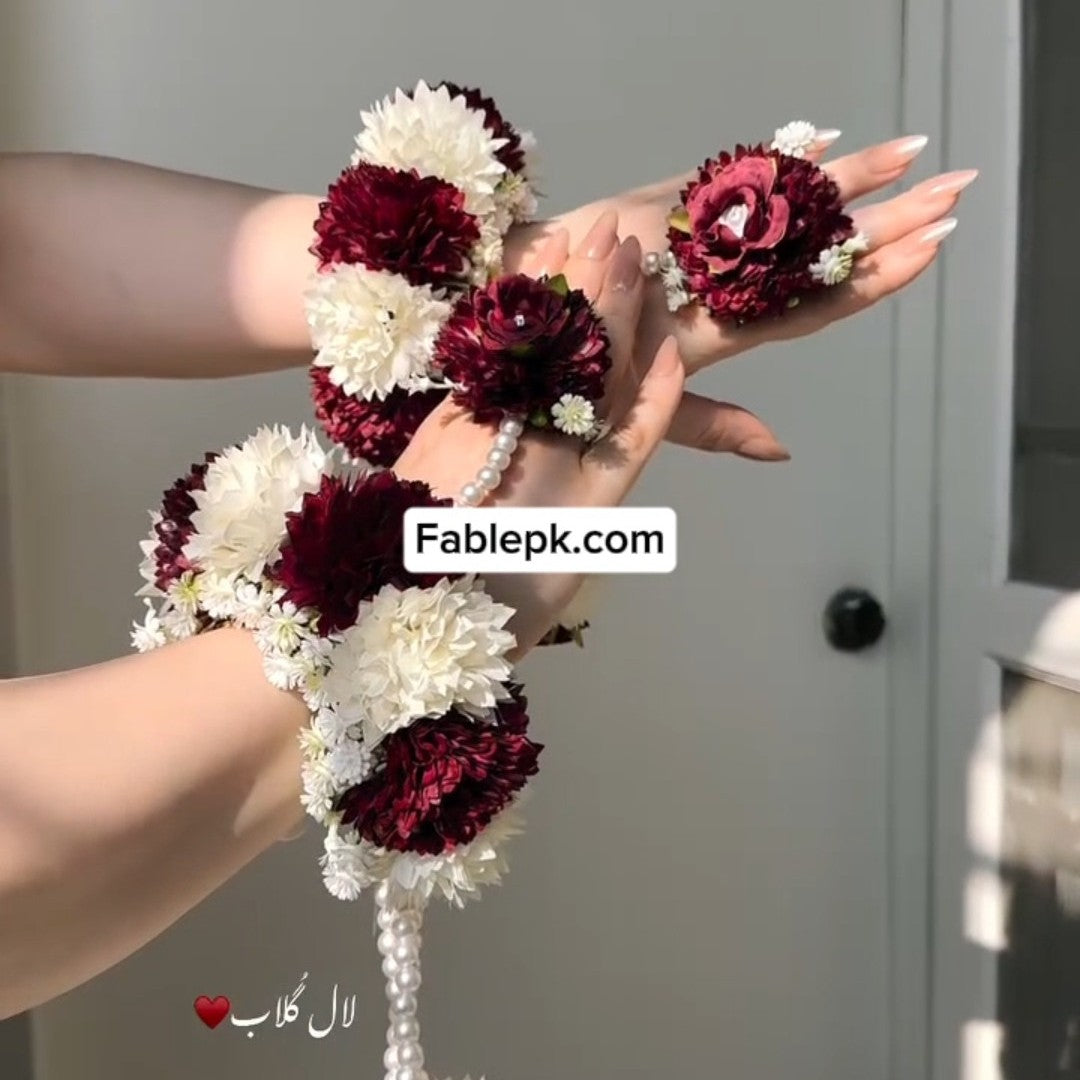 Rose White Gajra Set